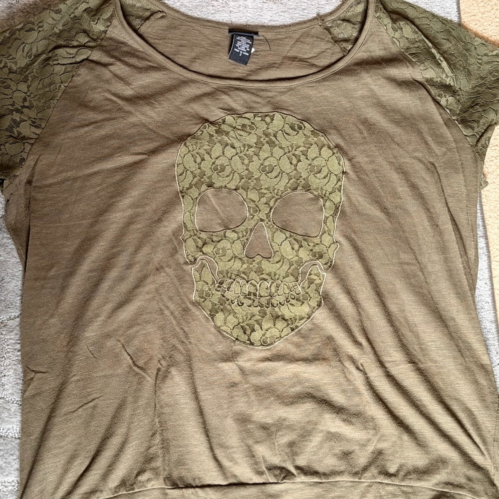 Torrid Olive Skull Lace Short Sleeve Top